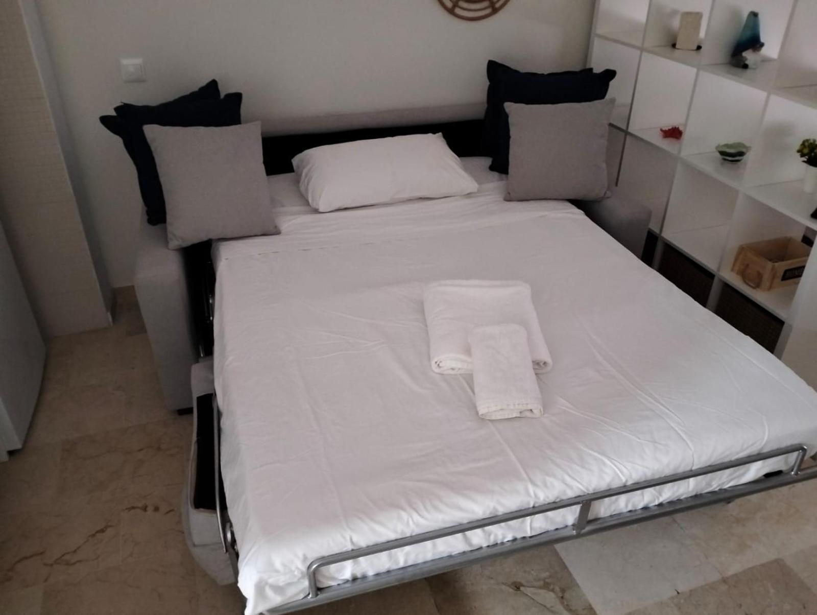 Sol Y Arte Suites Malaga Centro Buitenkant foto